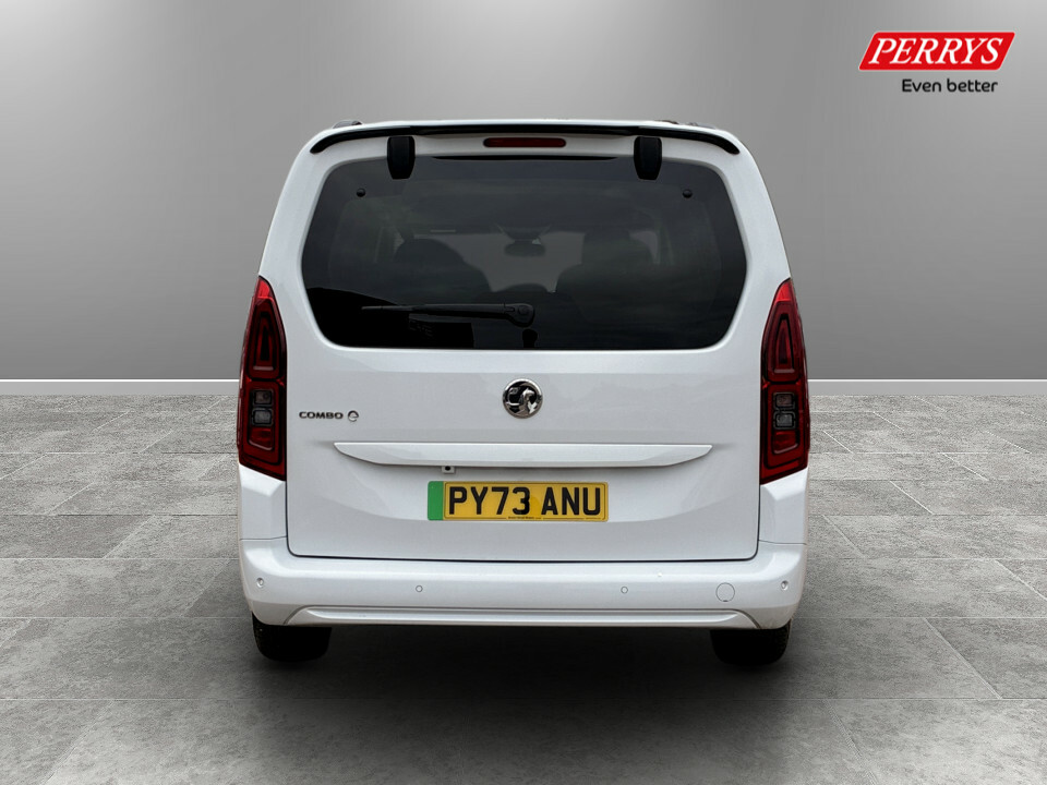 Vauxhall Combo-e Life 100Kw Design XL 50Kwh 7 Seat White #6
