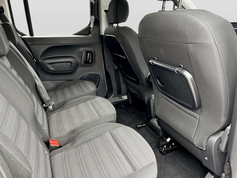 Vauxhall Combo-e Life 100Kw Ultimate 50Kwh Black #13