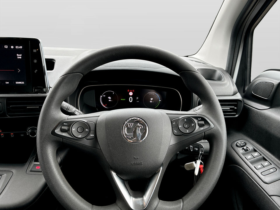 Vauxhall Combo-e Life 100Kw Ultimate 50Kwh Black #15