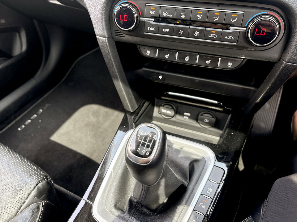 Kia Xceed 1.0T Gdi Isg 2 White #23