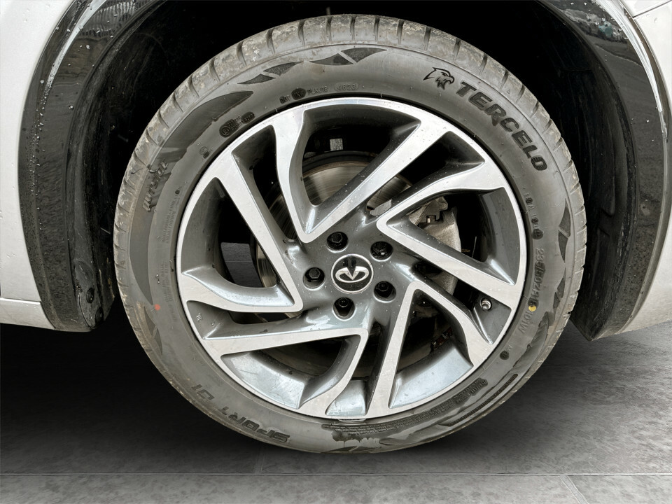 Infiniti Q30 Luxe Tech D Grey #9