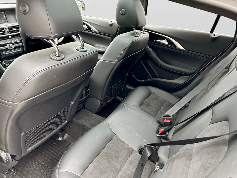 Infiniti Q30 Hatchback Black #18