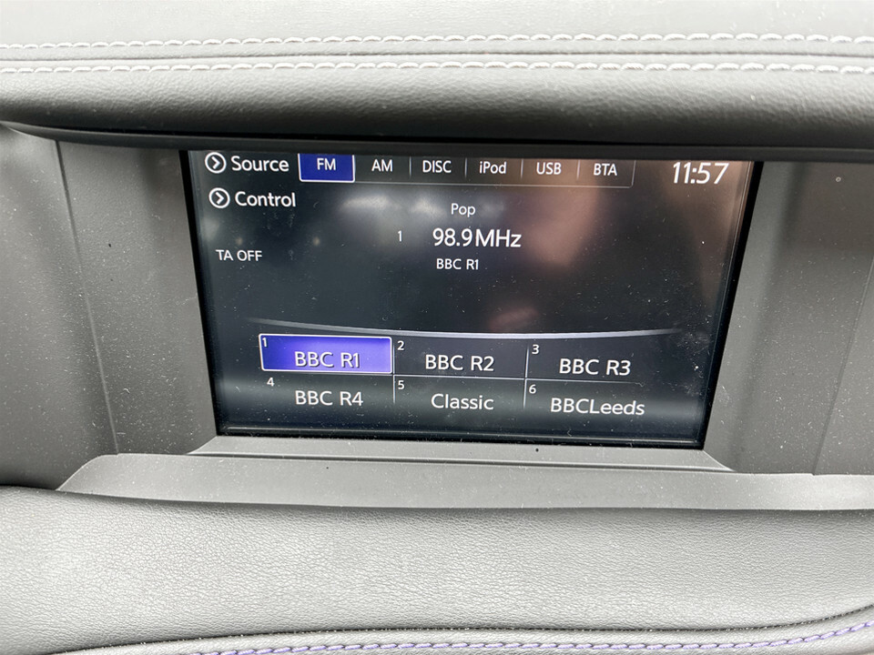 Infiniti Q30 Luxe Tech D Grey #36