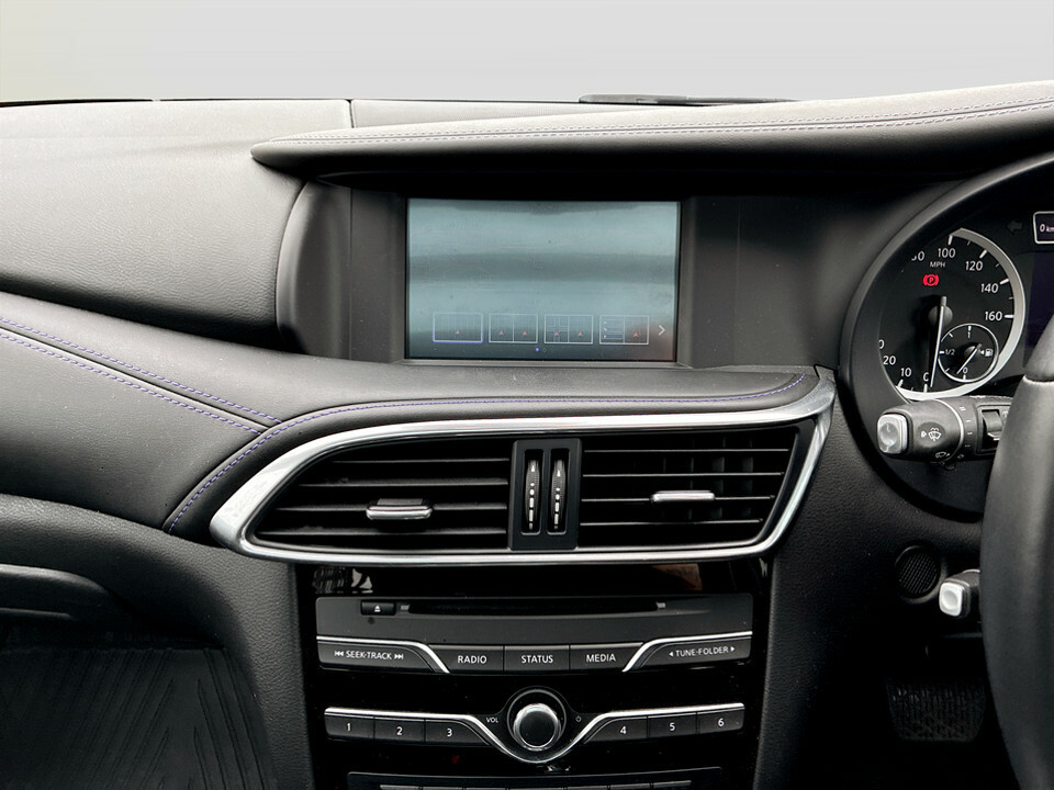 Infiniti Q30 Luxe Tech D Grey #19