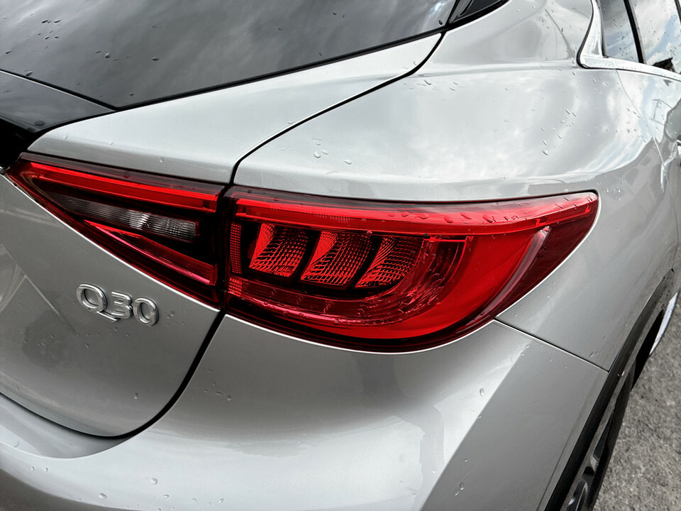 Infiniti Q30 Hatchback Black #11