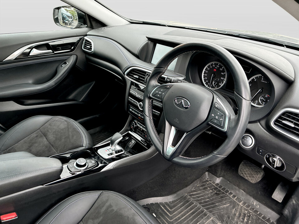 Infiniti Q30 Luxe Tech D Grey #25