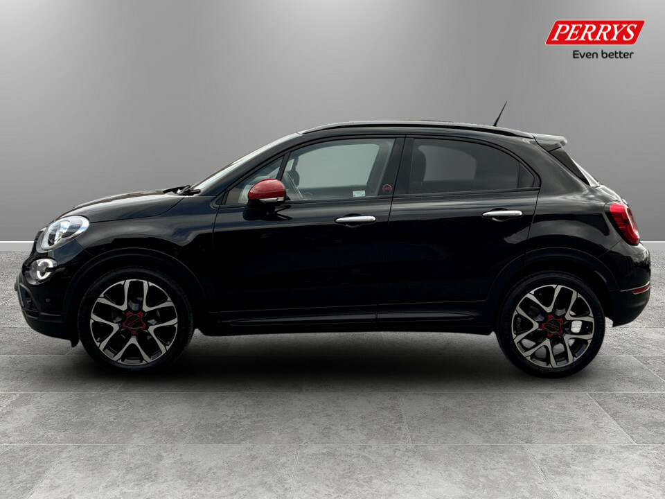 Infiniti Q30 1.6T Luxe City Black Silver #4