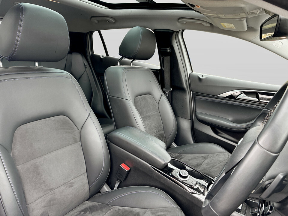 Infiniti Q30 Hatchback Black #24