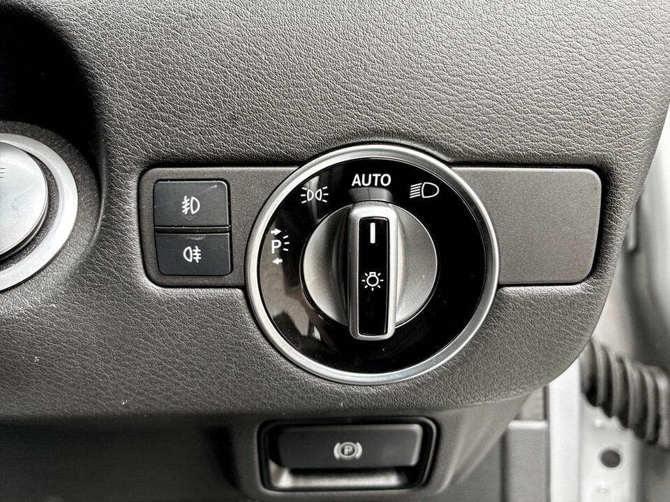 Infiniti Q30 Luxe Tech D Grey #28