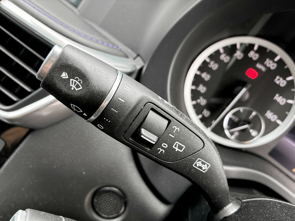 Infiniti Q30 Luxe Tech D Grey #31