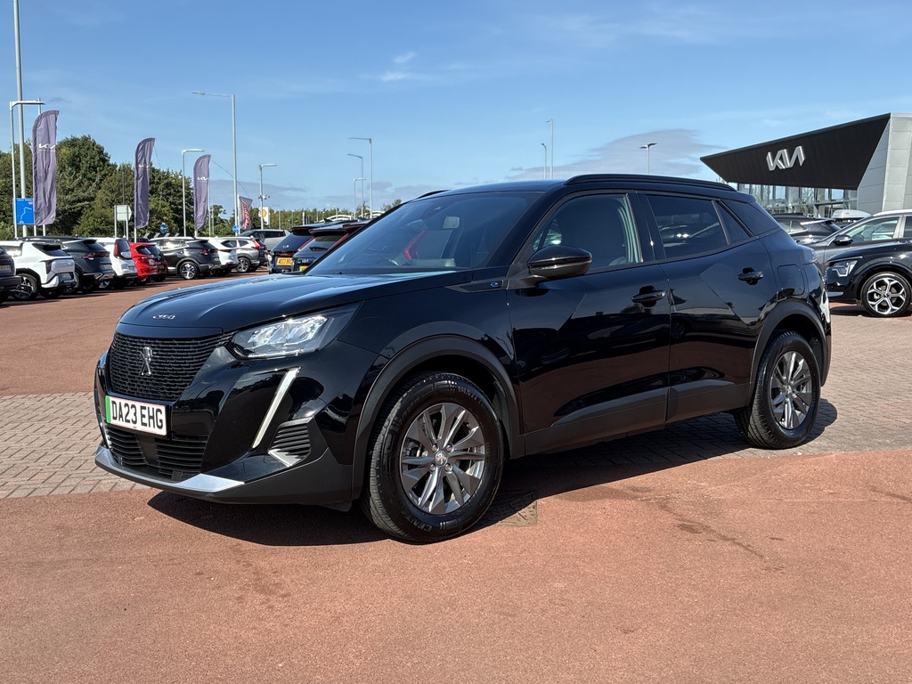 Peugeot e-2008 100Kw Active Premium 50Kwh Black #3