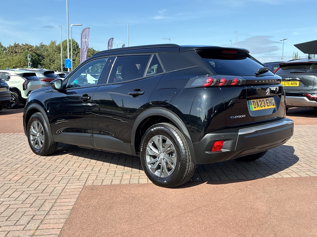 Peugeot e-2008 100Kw Active Premium 50Kwh Black #5