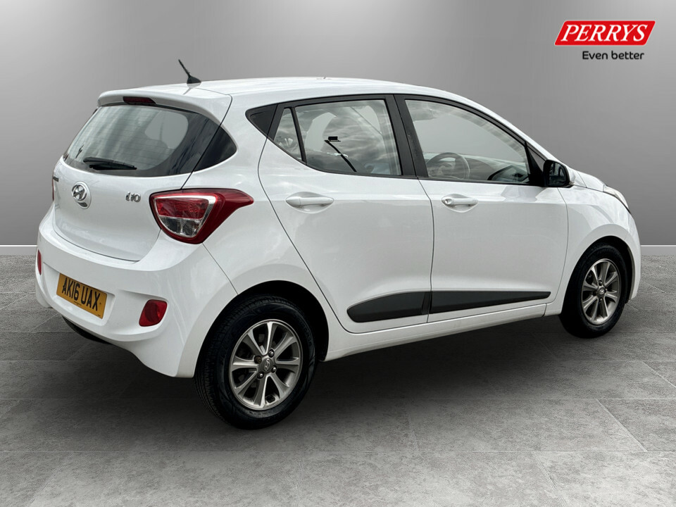 Hyundai I10 White #7