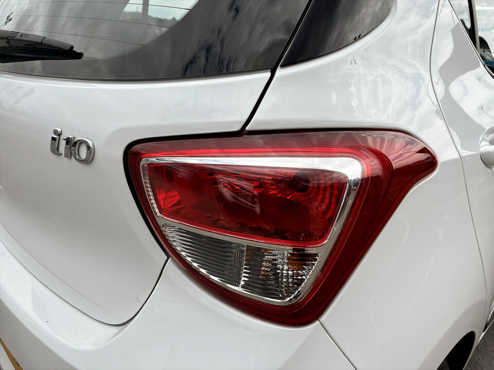 Hyundai I10 White #11