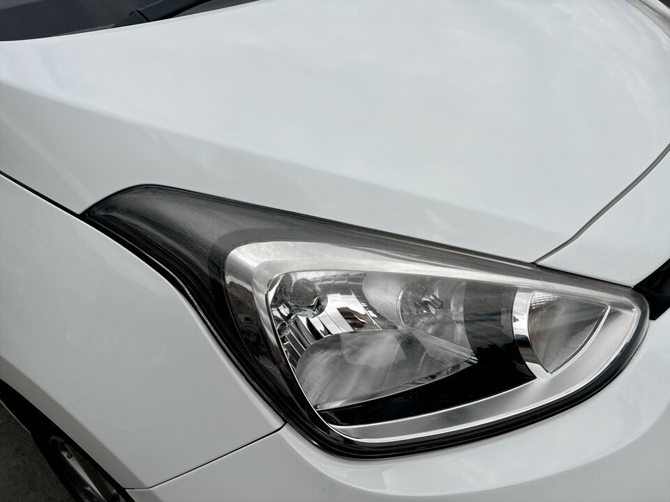Hyundai I10 White #10