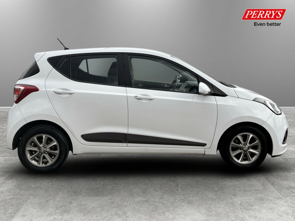 Hyundai I10 White #8