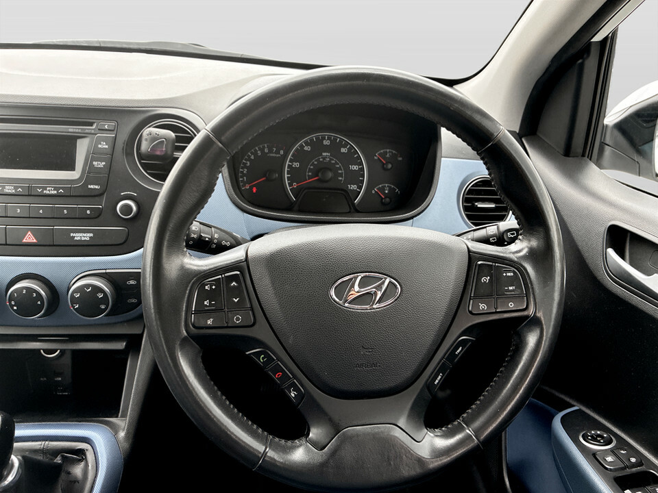 Hyundai I10 White #16