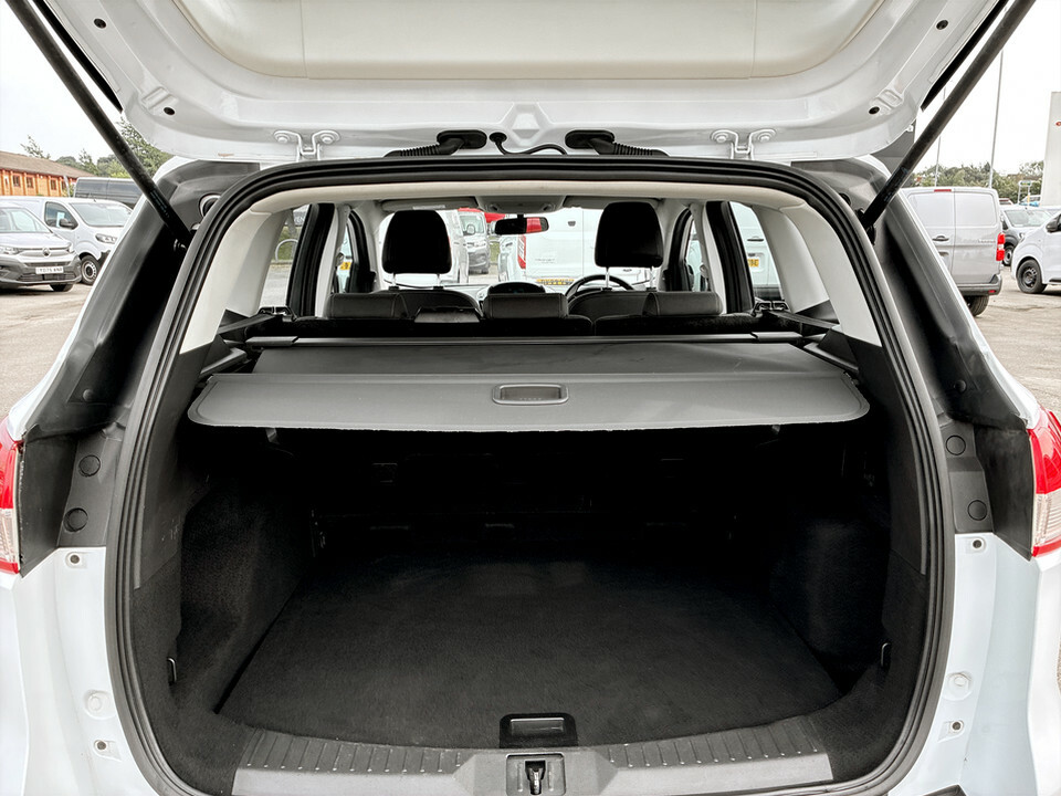 Ford Kuga 2.0 Titanium Tdci 148 Bhp White #26