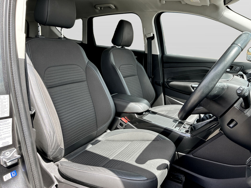 Ford Kuga 1.5 Tdci 120 2Wd Black #24