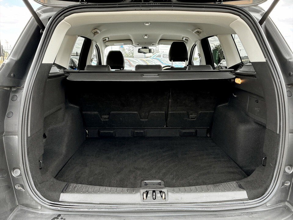 Ford Kuga 1.5 Tdci 120 2Wd Black #26