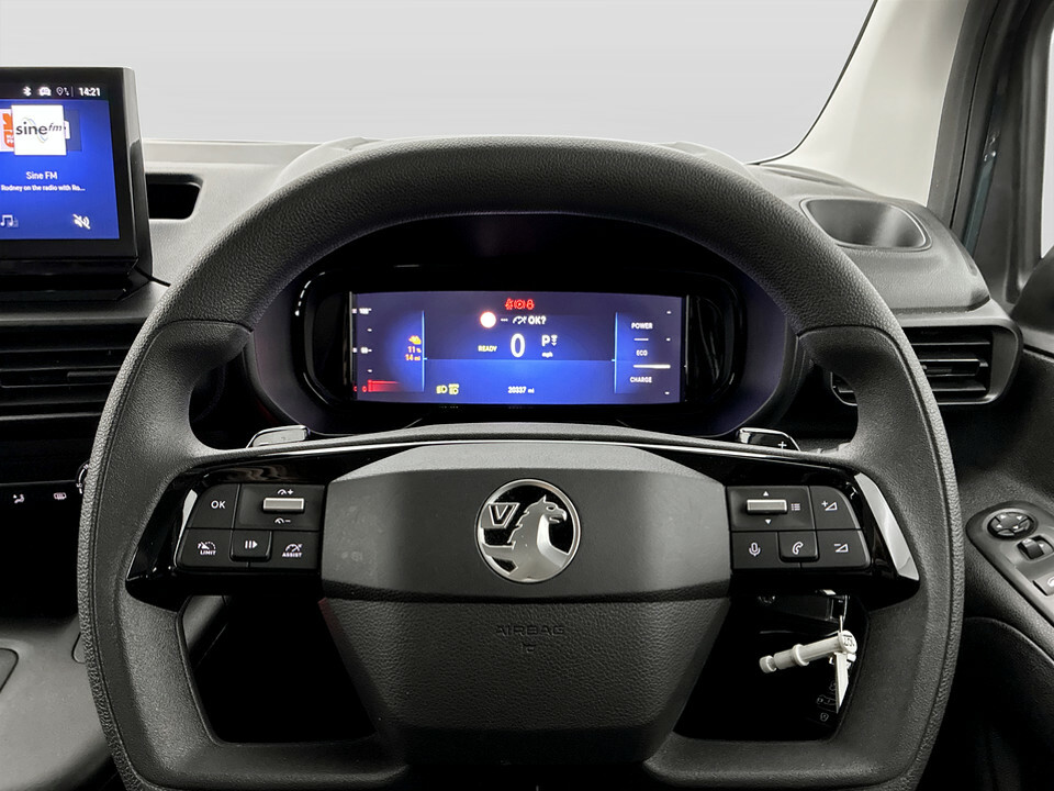 Vauxhall Combo-e Life 100Kw Ultimate XL 52Kwh White #17