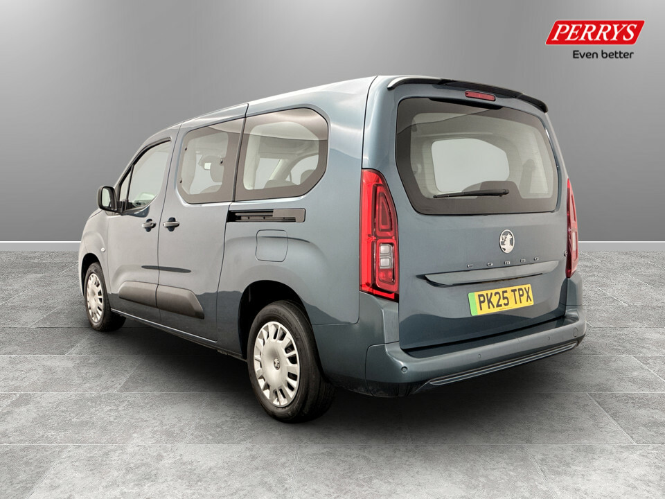 Vauxhall Combo-e Life 100Kw Design XL 52Kwh 7 Seat Blue #5