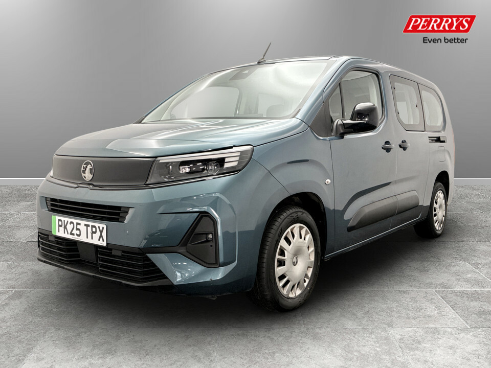 Vauxhall Combo-e Life 100Kw Design XL 52Kwh 7 Seat Blue #3