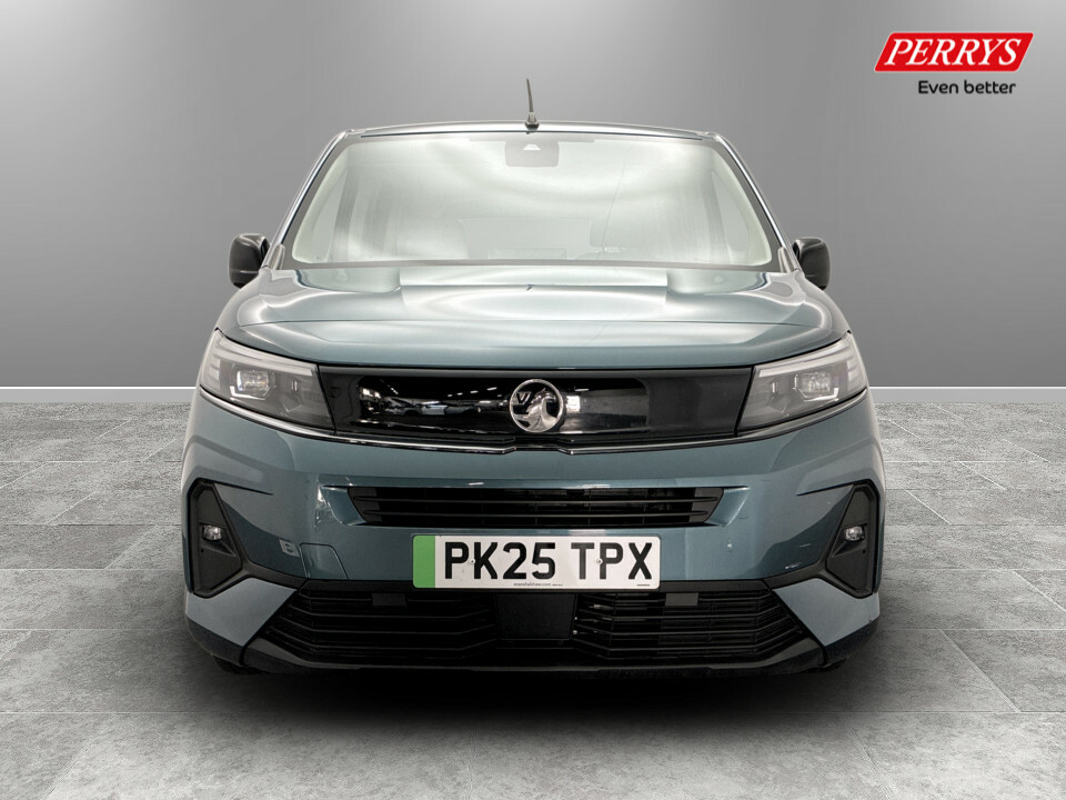Vauxhall Combo-e Life 100Kw Design XL 52Kwh 7 Seat Blue #2