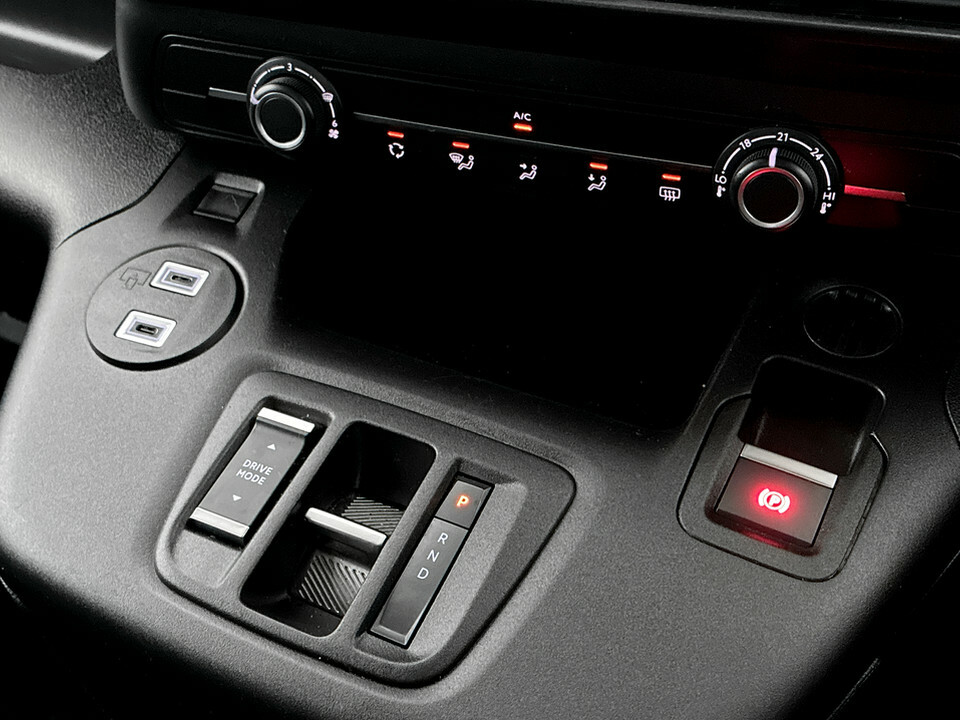 Vauxhall Combo-e Life 100Kw Ultimate XL 52Kwh White #24