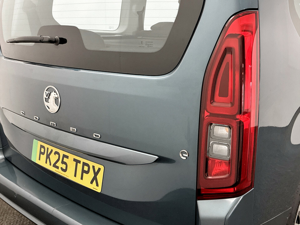 Vauxhall Combo-e Life 100Kw Ultimate XL 52Kwh White #11