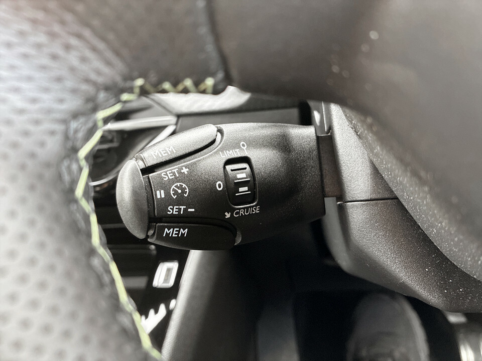 Peugeot 208 Allure Grey #31