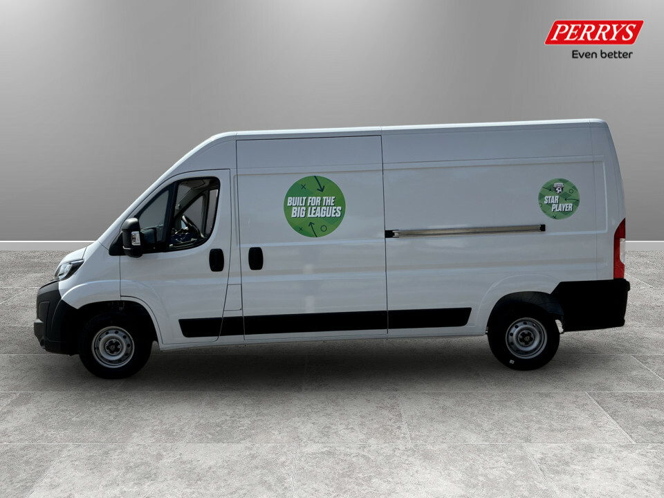 Peugeot Boxer 2.2 Bluehdi 140 H2 Van Professional PJ26WXC White #4