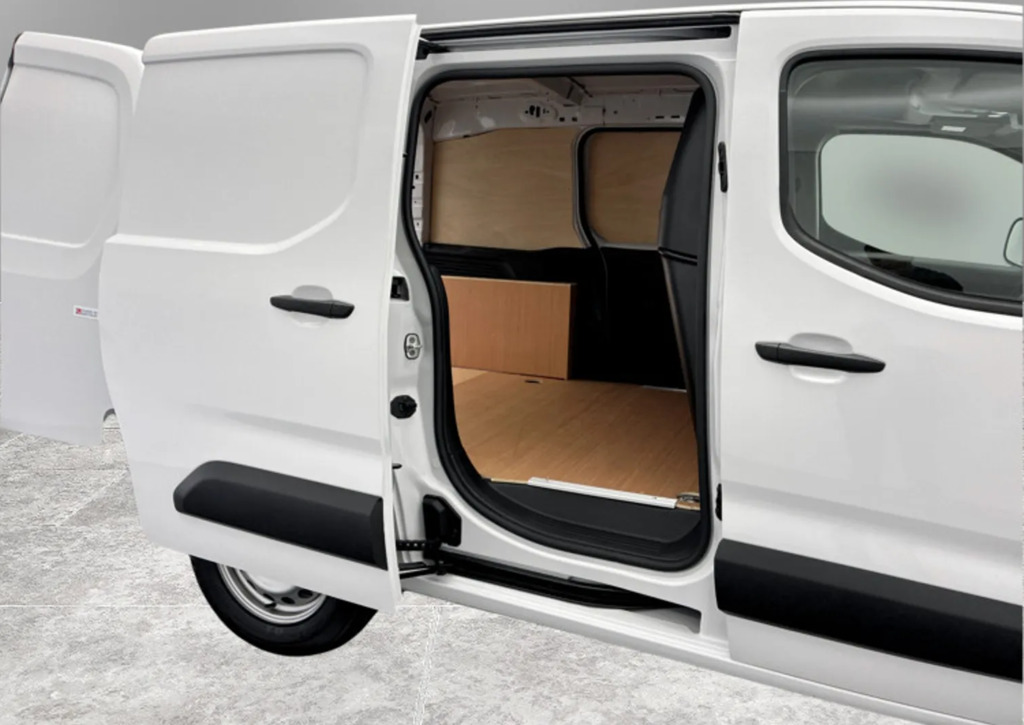Vauxhall Combo-e Life 100Kw Prime 52Kwh H1 Van White #2