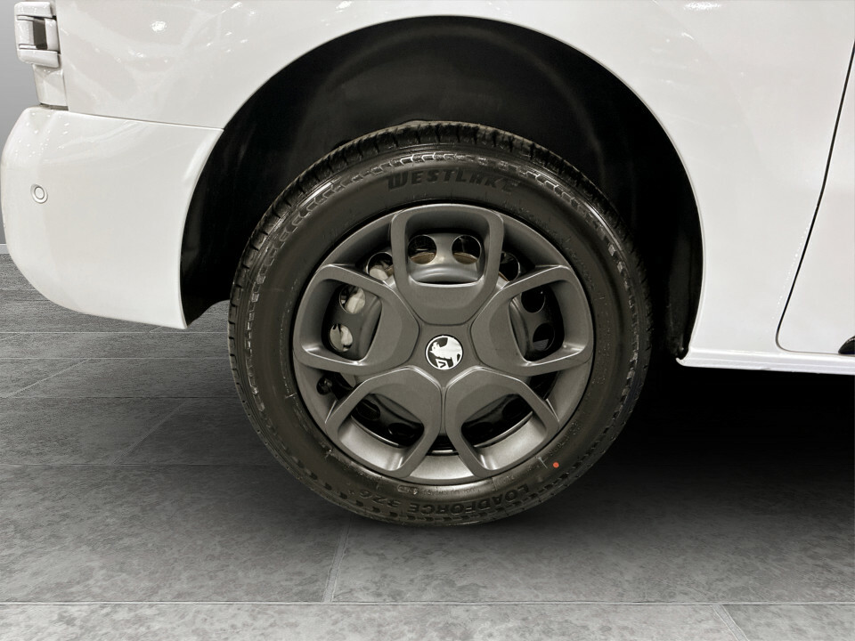 Vauxhall Vivaro Mpv White #9