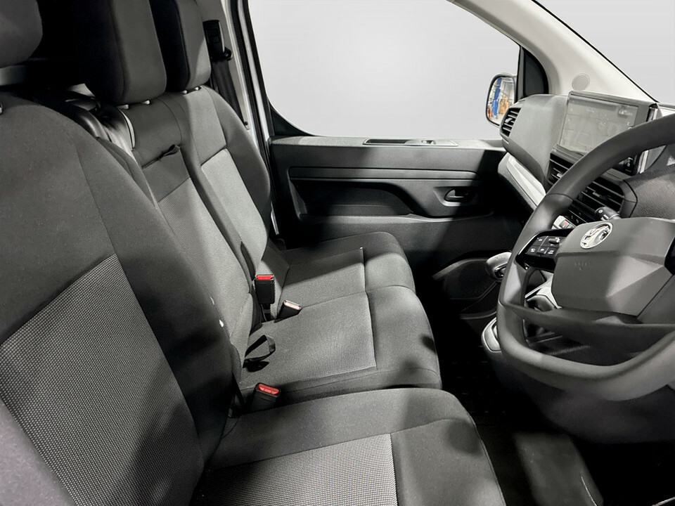 Vauxhall Vivaro Mpv White #14