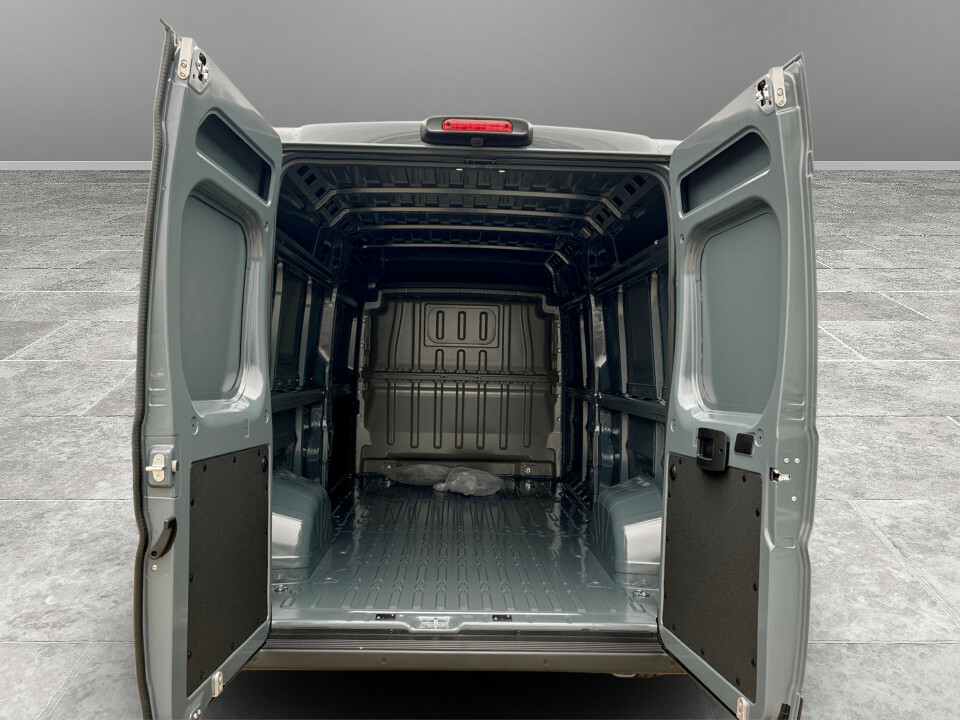 Peugeot Boxer Professional Grey #12