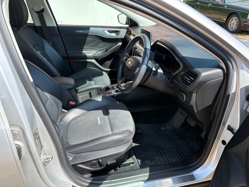 Ford Focus 1.0T Ecoboost Active X Euro 6 Ss Silver #2