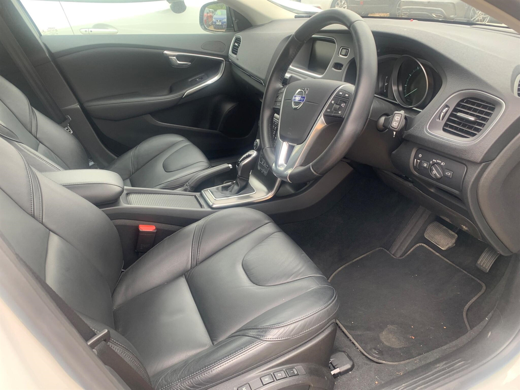 Volvo V40 1.6 T4 Se Powershift Euro 5 Ss #2
