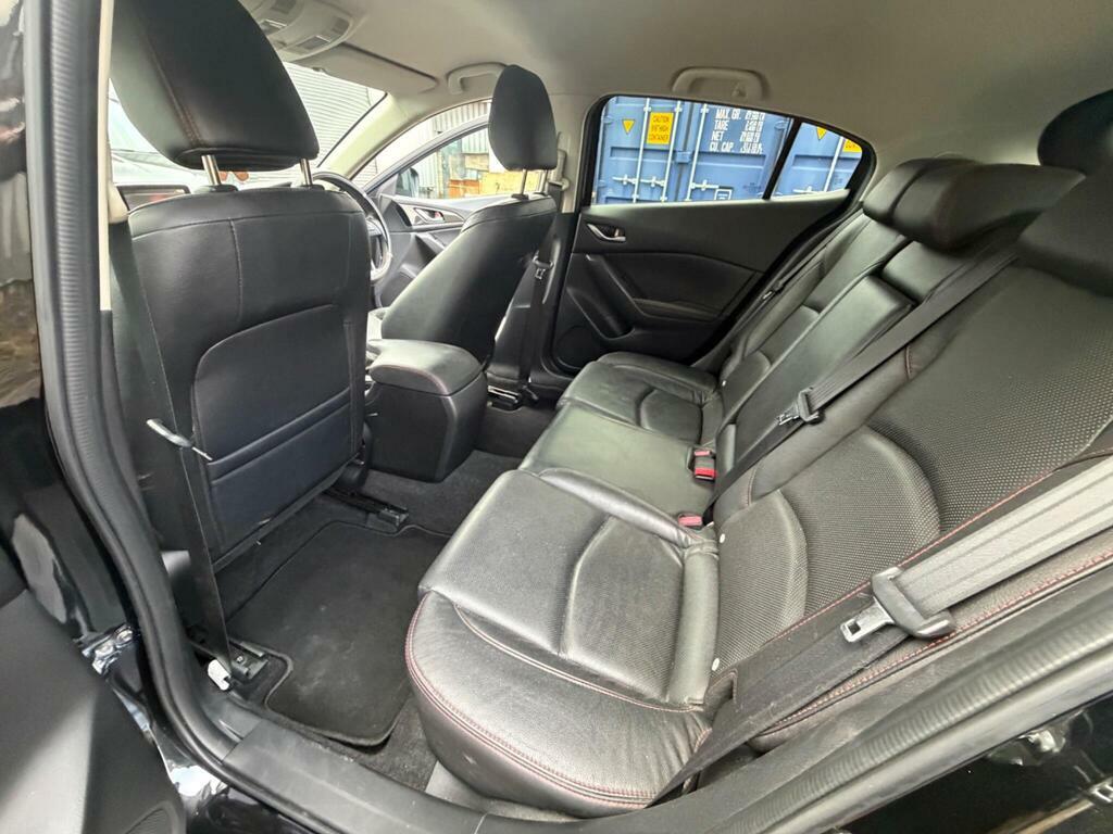 Mazda 3 2.0 Skyactiv Red #24
