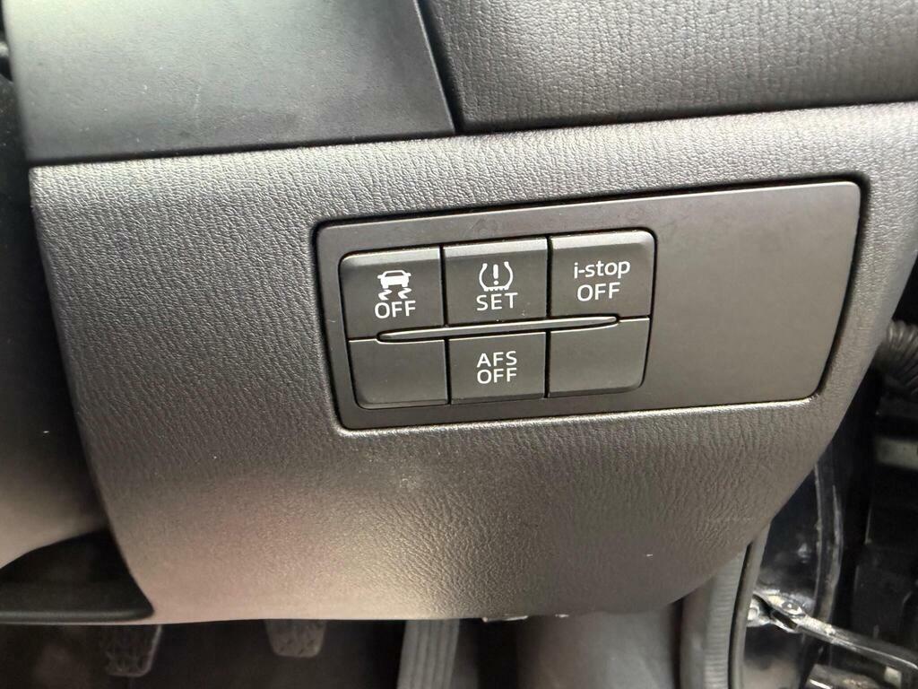 Mazda 3 2.0 Skyactiv Red #27