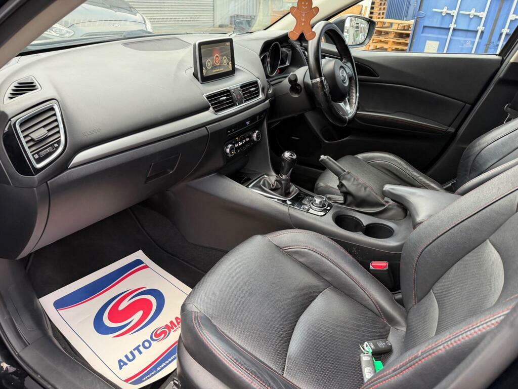 Mazda 3 2.0 Skyactiv Red #46