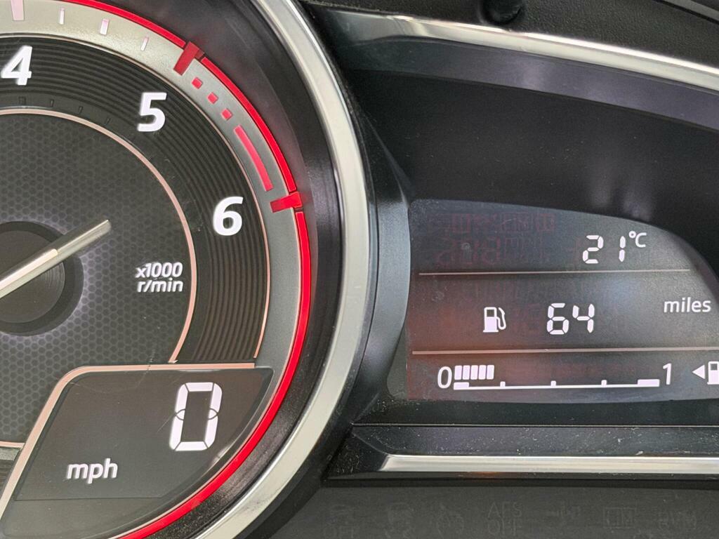 Mazda 3 2.0 Skyactiv Red #44