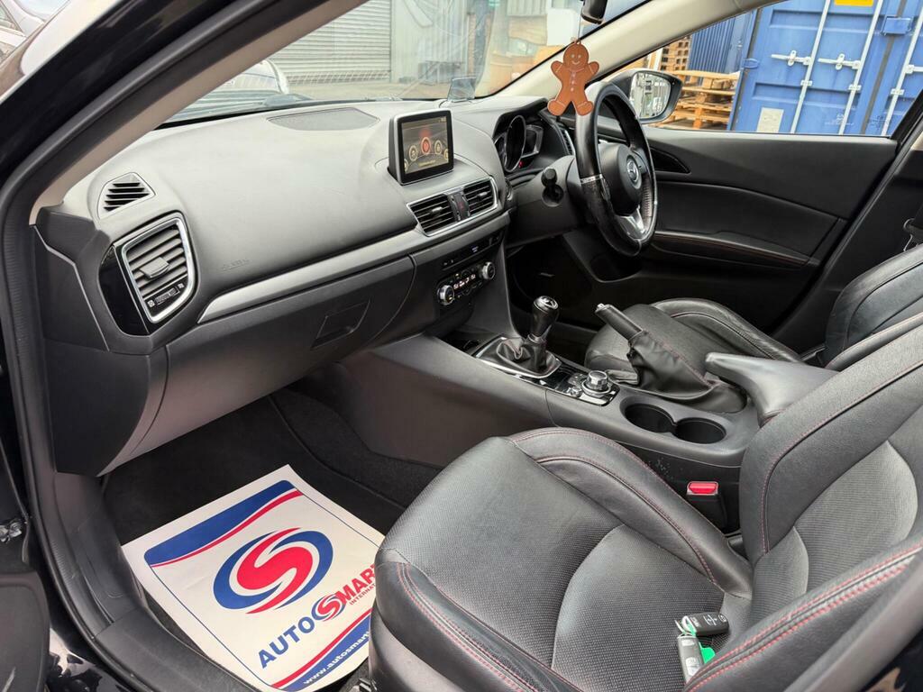 Mazda 3 2.0 Skyactiv Red #47