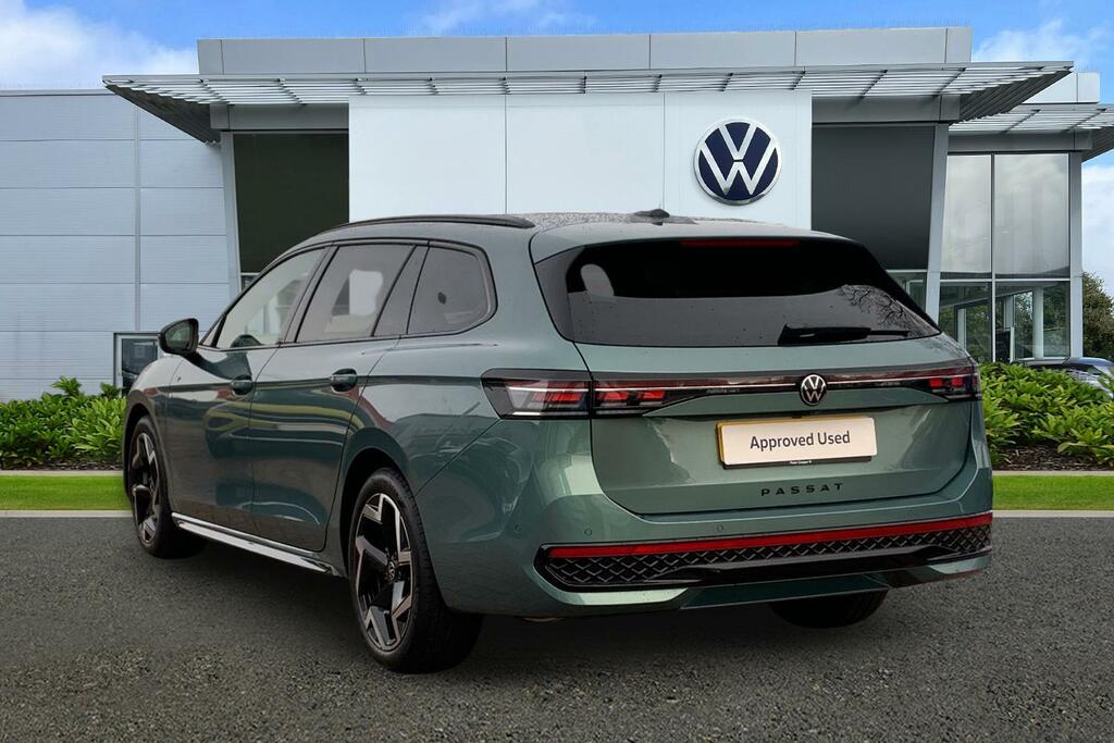 Volkswagen Passat 1.5 Etsi R-line Dsg Green #3