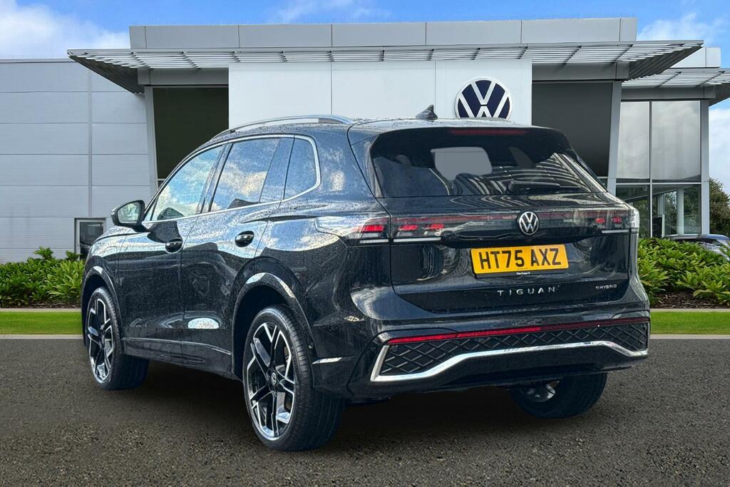 Volkswagen Tiguan 1.5 Tsi 272 Ehybrid R-line Dsg Iq Lights D HT75AXZ Black #3