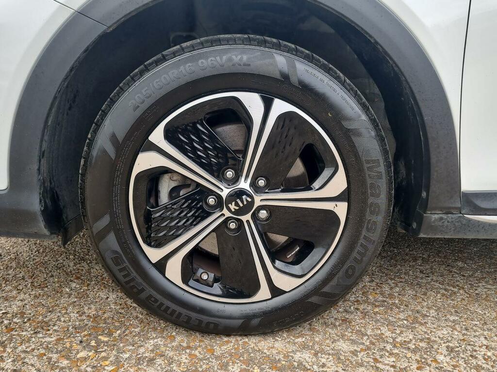Kia Xceed 1.6 Gdi Phev 3 Phev White #5