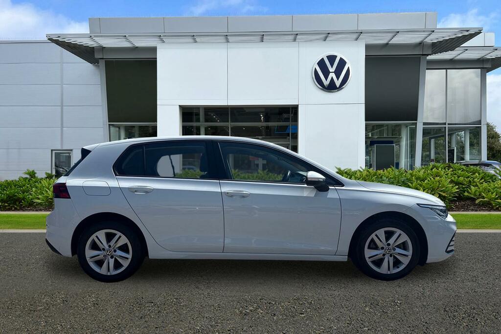 Volkswagen Golf 1.5 Tsi Life BL24CPY #4