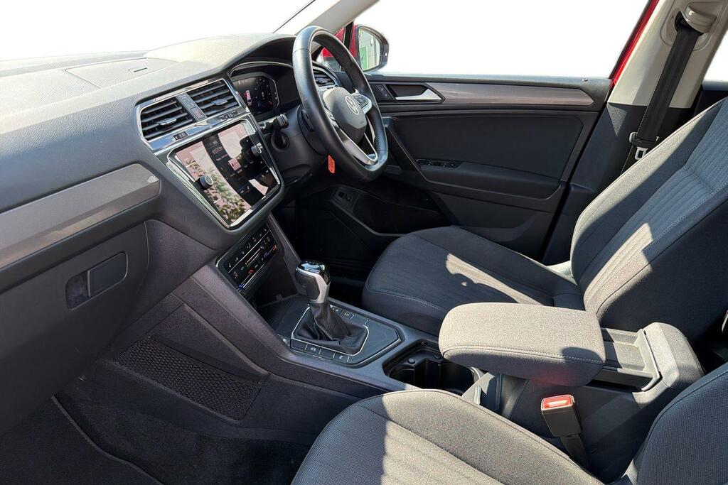 Volkswagen Tiguan Allspace 1.5 Tsi Life Dsg Red #2