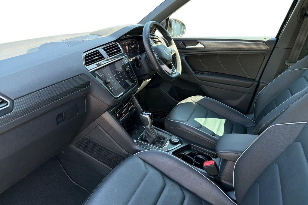 Volkswagen Tiguan 2.0 Tsi 4Motion R-line Dsg Black #2