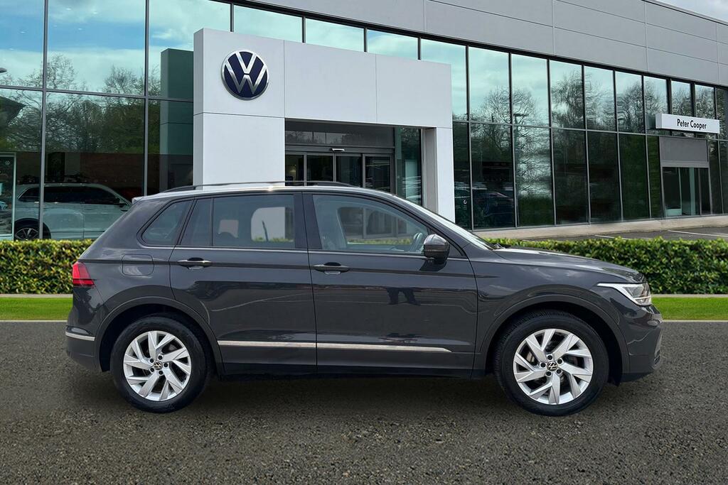 Volkswagen Tiguan 1.5 Tsi 150 Life Dsg DS22CNJ Grey #4